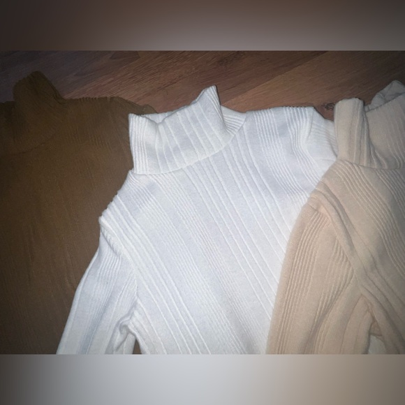 Turtleneck Sweater Set - White, Cream, Brown - Picture 2 of 10